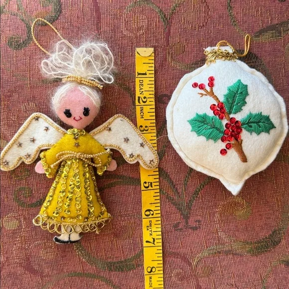 Vintage homemade embroidered holiday ornaments - Picture 12 of 16